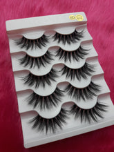Load image into Gallery viewer, Faux Mink Eyelashes (Style #D16)
