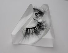 Load image into Gallery viewer, Cali
